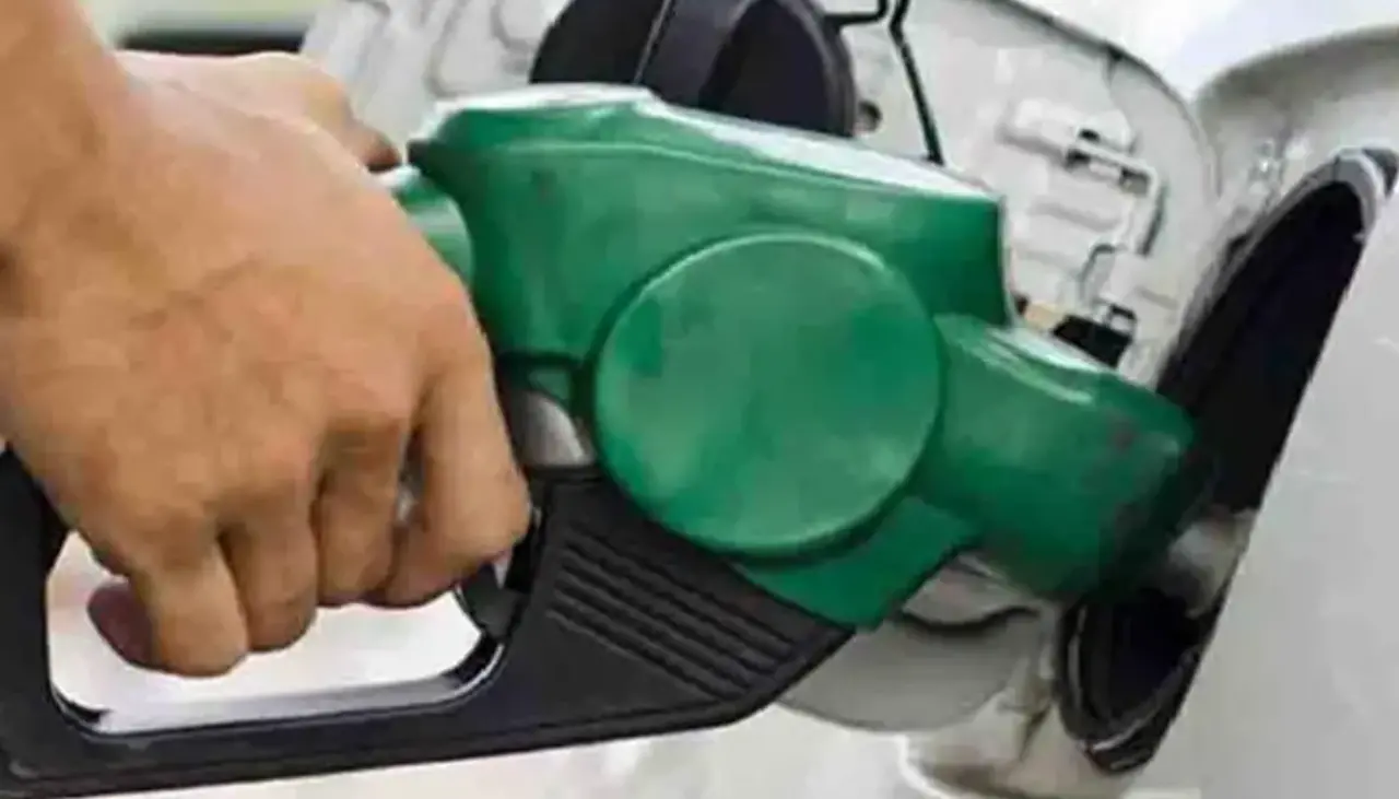 “Nos permite abastecer por lo menos dos semanas”, dice YPFB tras anunciar llegada de dos buques con combustible