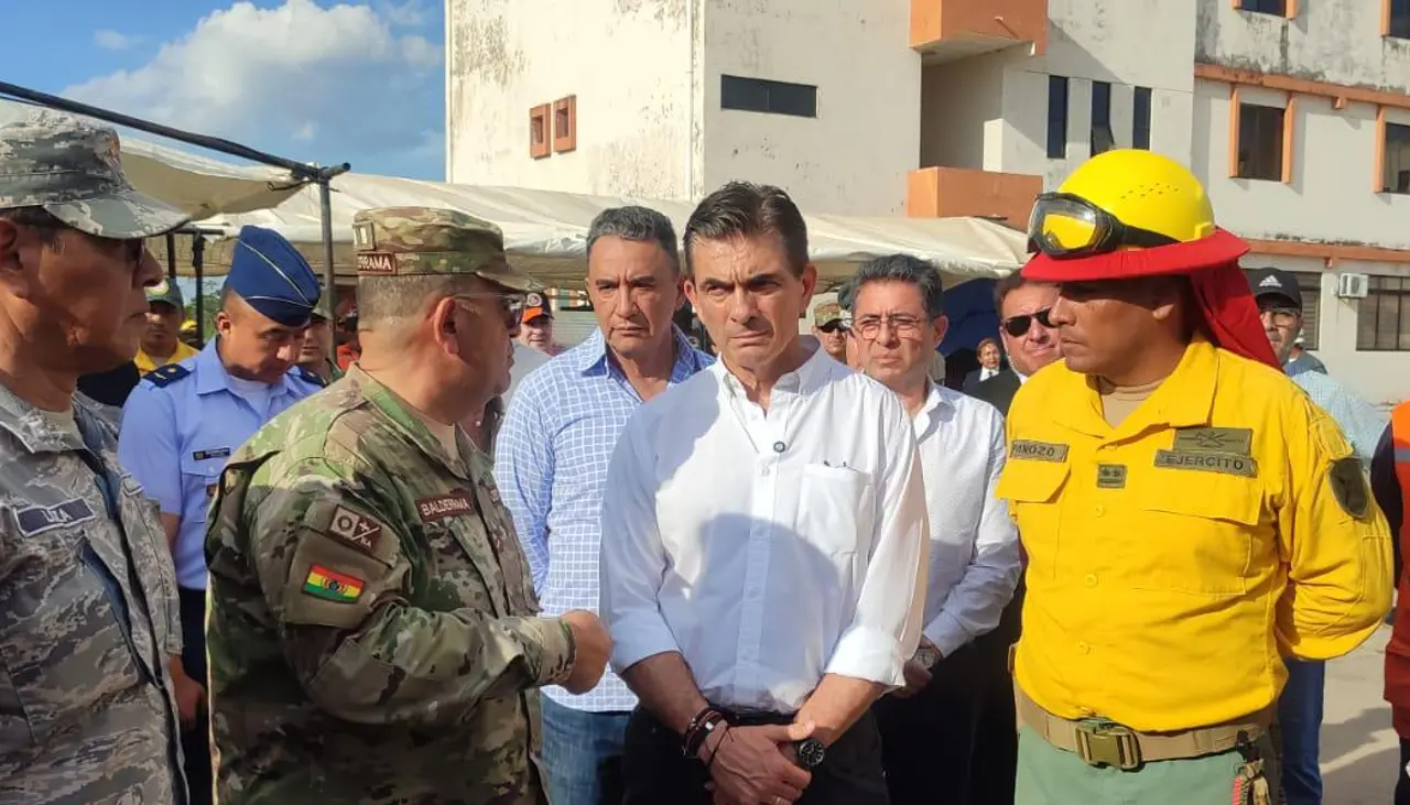 Presidente anuncia “nueva etapa” en las FFAA y dice que hay “cero información” del convenio con Irán