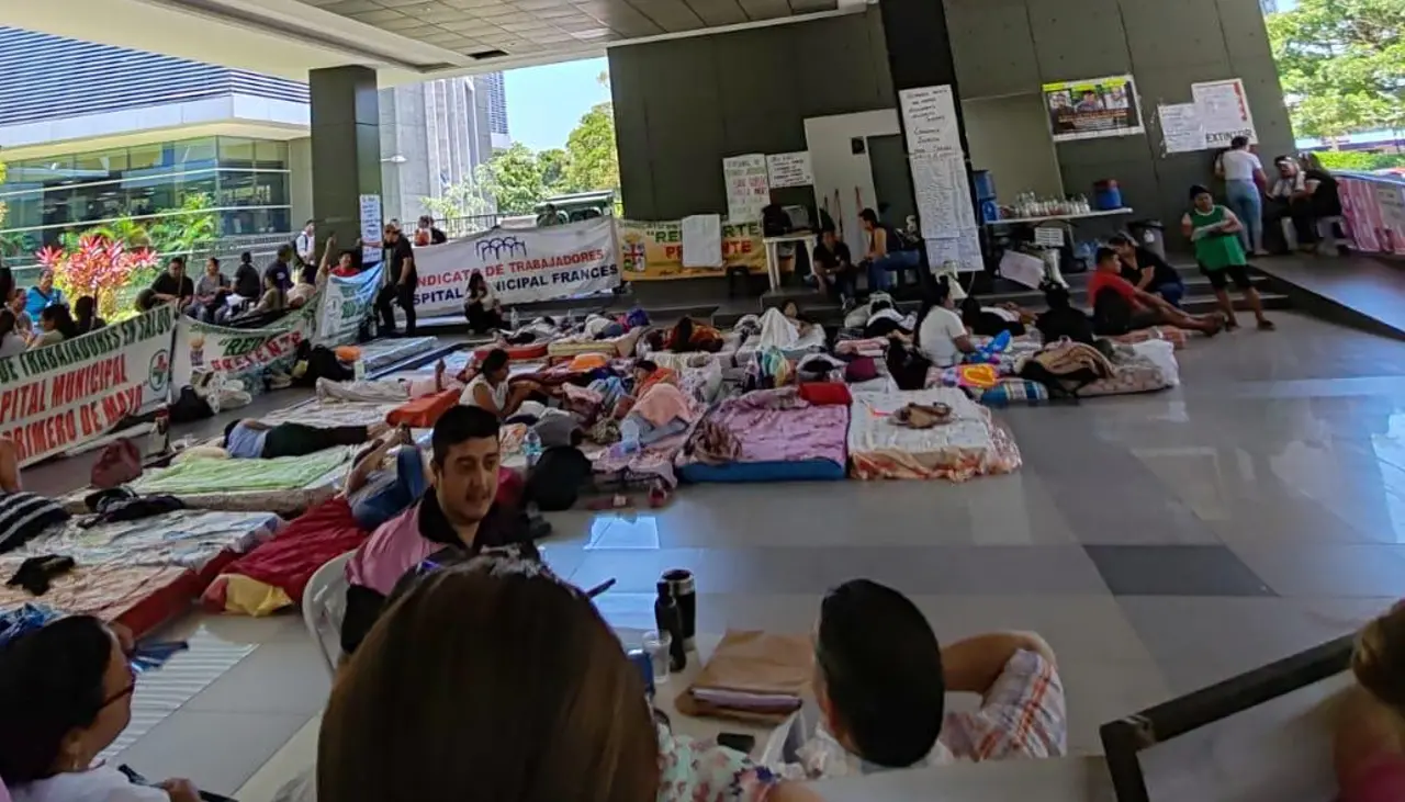 Arranca la tercera semana continua de paro de salud en Santa Cruz; hay quejas de pacientes