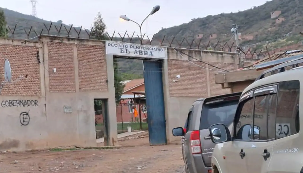 Identifican al reo que fue asesinado a puñaladas dentro del penal de El Abra