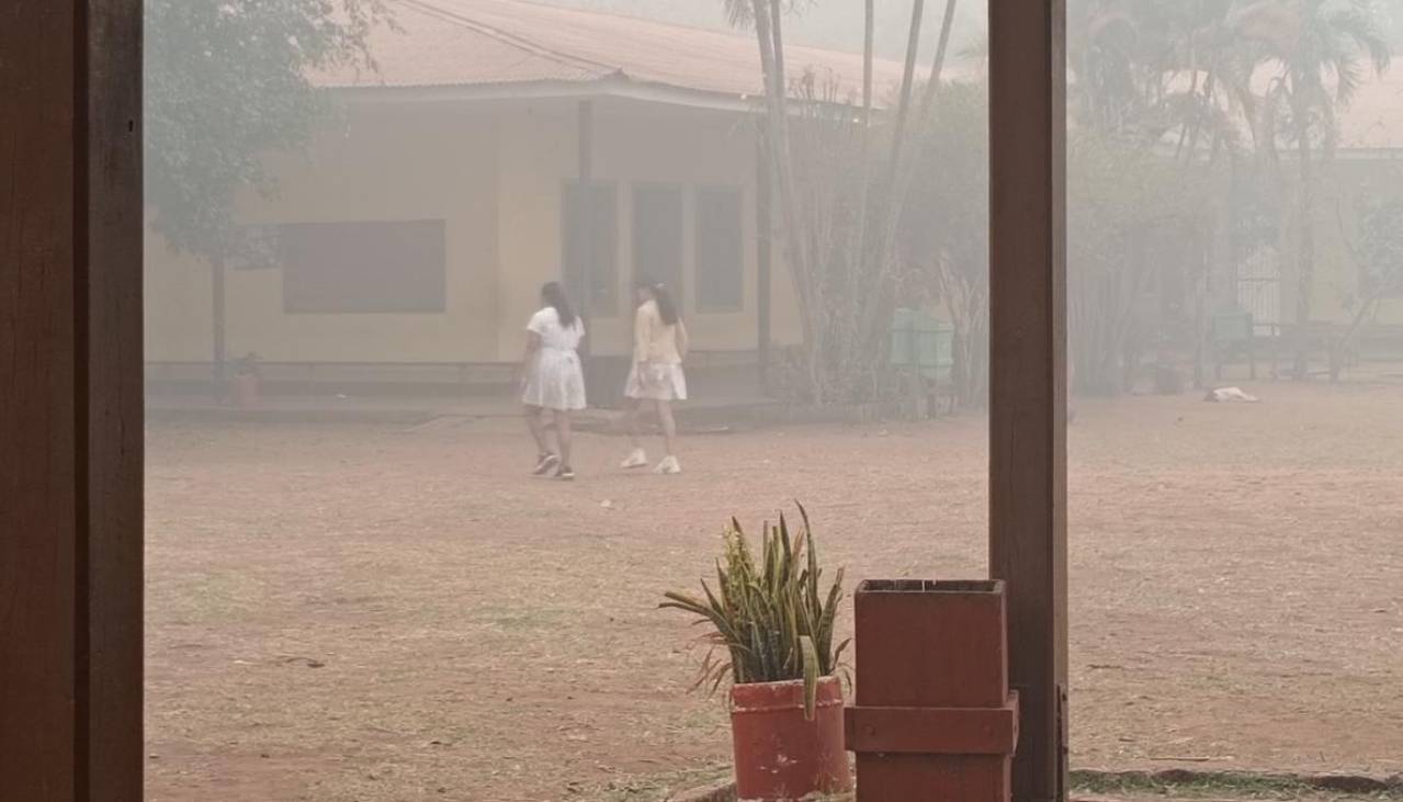 Emiten alerta sanitaria por incendios en Bolivia y domingo se definirá la situación de las clases