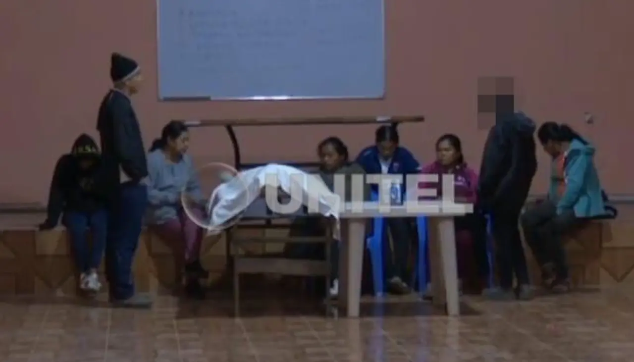 Velan en una mesa a un niño que murió en choque en la comunidad Loma Blanca; piden ayuda económica para la familia