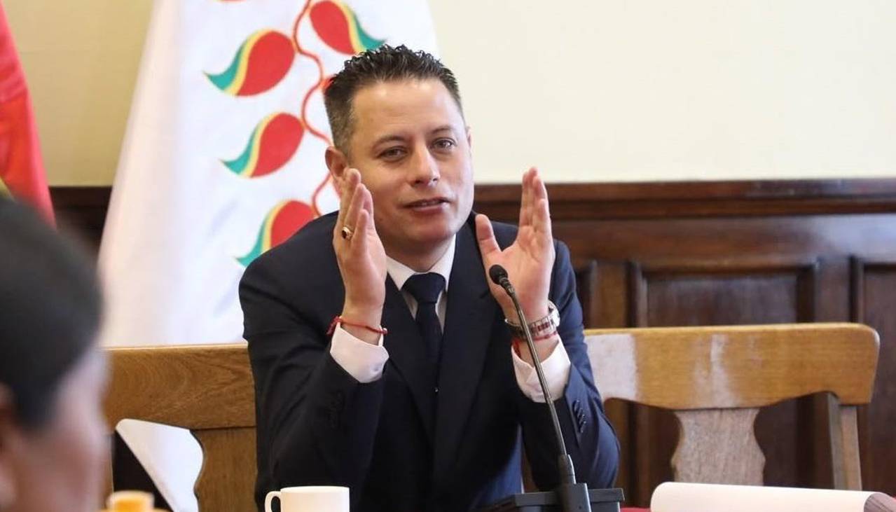 Lara invita a Paz a presentar su informe oral del primer año de gestión el 4 de noviembre, antes de su viaje 