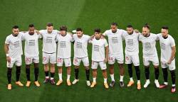 Jugadores del Sevilla muestran su apoyo a Sergio Rico tras su accidente
