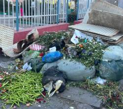 Bloqueo en el botadero de Alpacoma provoca acumulación de basura en varias zonas de La Paz