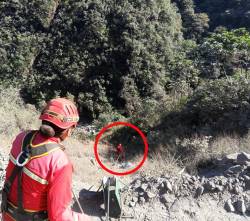 Accidente en Sud Yungas: Tres muertos y tres heridos tras embarrancamiento de vehículo