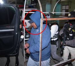 Bajo fuerte resguardo policial, trasladan a Vicente Salazar a Chonchocoro para cumplir detención preventiva
