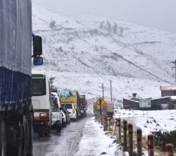 Nevadas y riesgo de desbordes activan alertas en cuatro departamentos