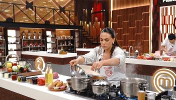 La desesperación de Renata tras cortarse un dedo 