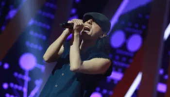 “Yo quiero darlo todo y vean que sí me llamo Brian Johnson”, dijo el imitador del artista de rock