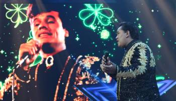 Juan Gabriel se robó la noche con su impecable interpretación