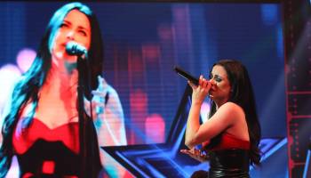 Amy Lee no llega al nivel de su artista: “Tus desafinaciones siguen siendo tu piedra en el zapado”