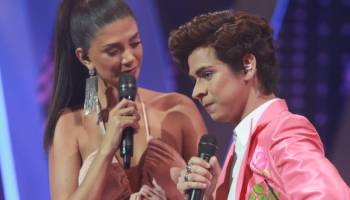 Harry Styles rompe en llanto en el escenario, y pese a ello brilla con una gran presentación 