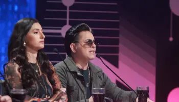 ¿Luis Vega cambiará el color de su mechón?