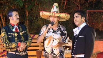 La dinastía Fernández en la Previa: “padre e hijo” cantaron y enamoraron con sus rancheras