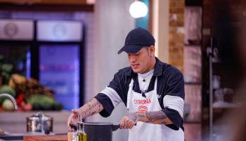 ¿Corona enamorado? La confesión del cantante en las cocinas de MasterChef 
