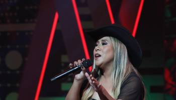 Alicia Villarreal sin la voz de su artista en una noche clave