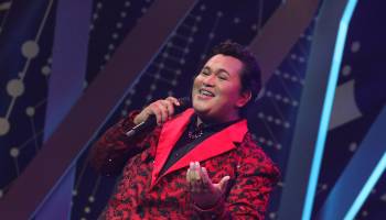 Juan Gabriel sorprende con su picardía, pero no con su voz