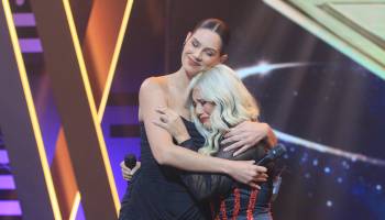 Christina Aguilera rompió en llanto al dedicar unas palabras a su mamá 