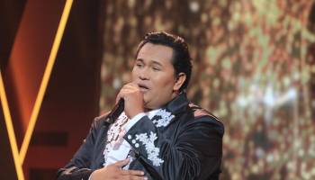 Entre lágrimas Juan Gabriel contó el trasfondo de la canción más personal que lo llevó a eliminación