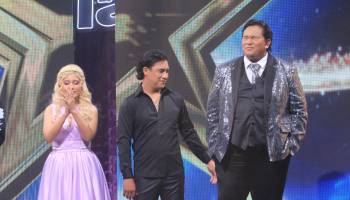 El cuarto jurado salva a Juan Gabriel y “castiga” a Alejandro Fernández a eliminación 