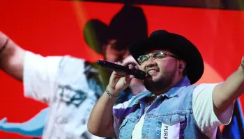 Payo Solís lo dio todo y logró transmitir la esencia de su artista  Payo Solís lo dio todo y logró transmitir la esencia de su artista