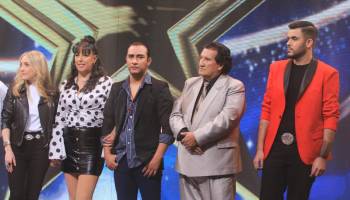 El escenario  espera al segundo grupo de imitadores ¡No te pierdas Yo Me Llamo! 