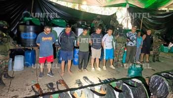 Umopar aprehende a ocho personas y secuestra armas en intervención a megalaboratorio de drogas en Chimoré