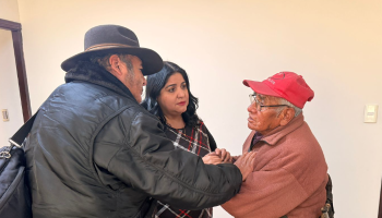 Pareja de adultos mayores denuncia riesgo de perder su casa y Gobierno anuncia apoyo