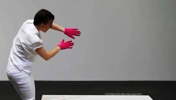 Artista vende obra de arte invisible en 18.000 dólares