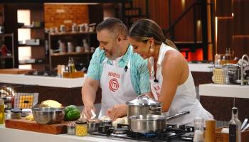 ¡A entrenar!: Chef Gonzalez y Yuvinka  cambian cucharas por flexiones en plena cocina 