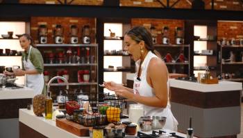 Ni con ayuda del chef: cocineros con retraso y nervios al límite 