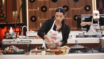 La voz de Vero Pérez con un rock and roll que deleitó las cocinas 