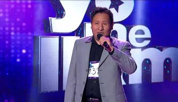 Nino Bravo intenta convencer con el tema ‘Un beso y una flor’ 