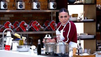 Renata no pudo con la cebolla y terminó llorando en MasterChef