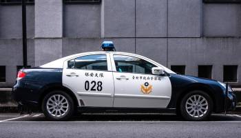 Taiwán imputa a cinco personas por embestir con un coche a un humorista crítico con China