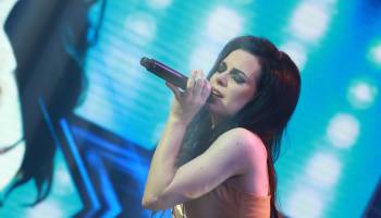 Amy Lee: “No quiero poner excusas, pero estoy disfónica y eso impide soltar mi voz”