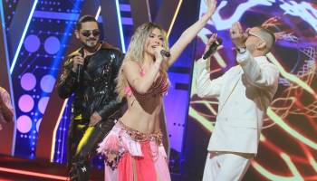 Probaron bailar como Shakira pero nadie pudo con el movimiento de las caderas 