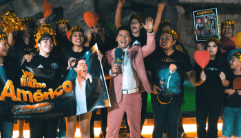 Américo y el amor de su club de fans 
