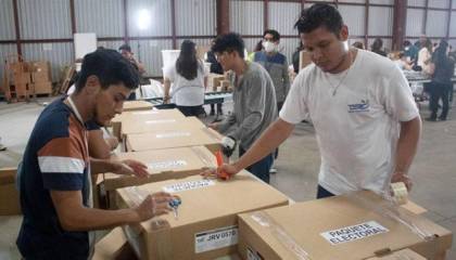 Comienza en El Salvador la votación para elegir alcaldes y diputados al Parlacen