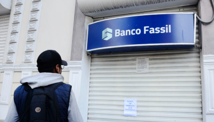 A un año de la intervención del Banco Fassil, las investigaciones siguen en fase preliminar y sin acusación formal