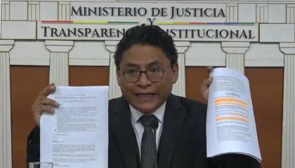 “Ambos son iguales”: Lima revela que decreto de Registro de Derechos Reales fue ajustado a una norma del expresidente Carlos Mesa 