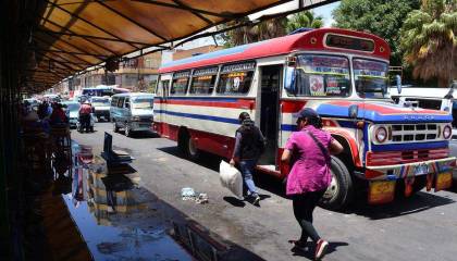 Pasajes en Cochabamba: estudio de la Alcaldía establece “tarifa técnica” de Bs 2.17 para el transporte público