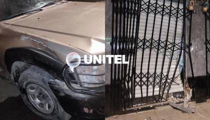 Ordenan detención domiciliaria a secretario de la Gobernación de La Paz que chocó ebrio un vehículo oficial, según la Policía 