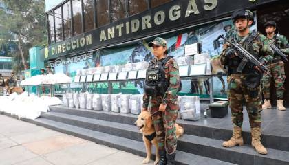 Perú decomisó en abril 1,3 toneladas de droga cuyo destino era Bolivia y Países Bajos, según Policía peruana