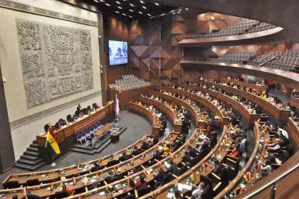 Cuarto intermedio: Parlamentarios denuncian “manipulación” en votación para aprobar un crédito de $us 30 millones