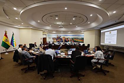 Gobierno aprueba decreto para la firma del crédito con el BID de $us 500 millones y espera aval del Legislativo 