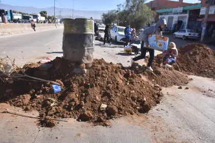 Bloqueos evistas se radicalizan y este martes y la afectación al tránsito en carreteras es en seis departamentos
