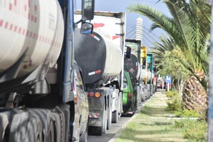 Ministro Blanco denuncia que un “maleante” en YPFB revendía diésel subsidiado y provocaba desabastecimiento