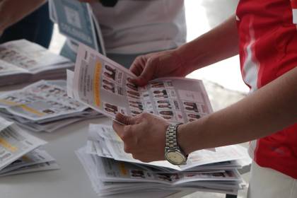 Colombia: De la Espriella y Cepeda van a segunda vuelta, según datos preliminares